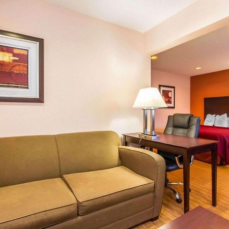 Quality Inn & Suites Ottumwa North Zewnętrze zdjęcie
