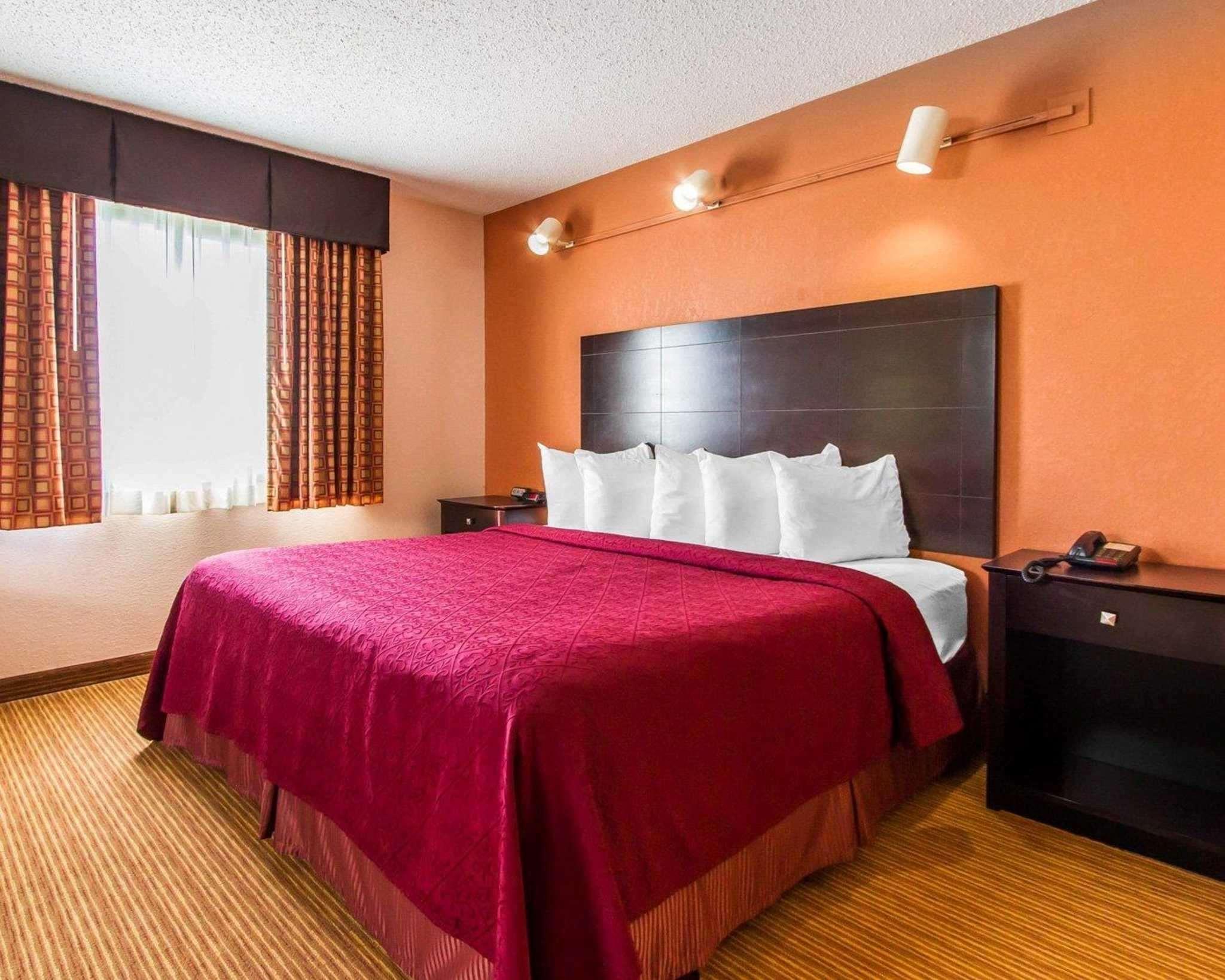 Quality Inn & Suites Ottumwa North Zewnętrze zdjęcie