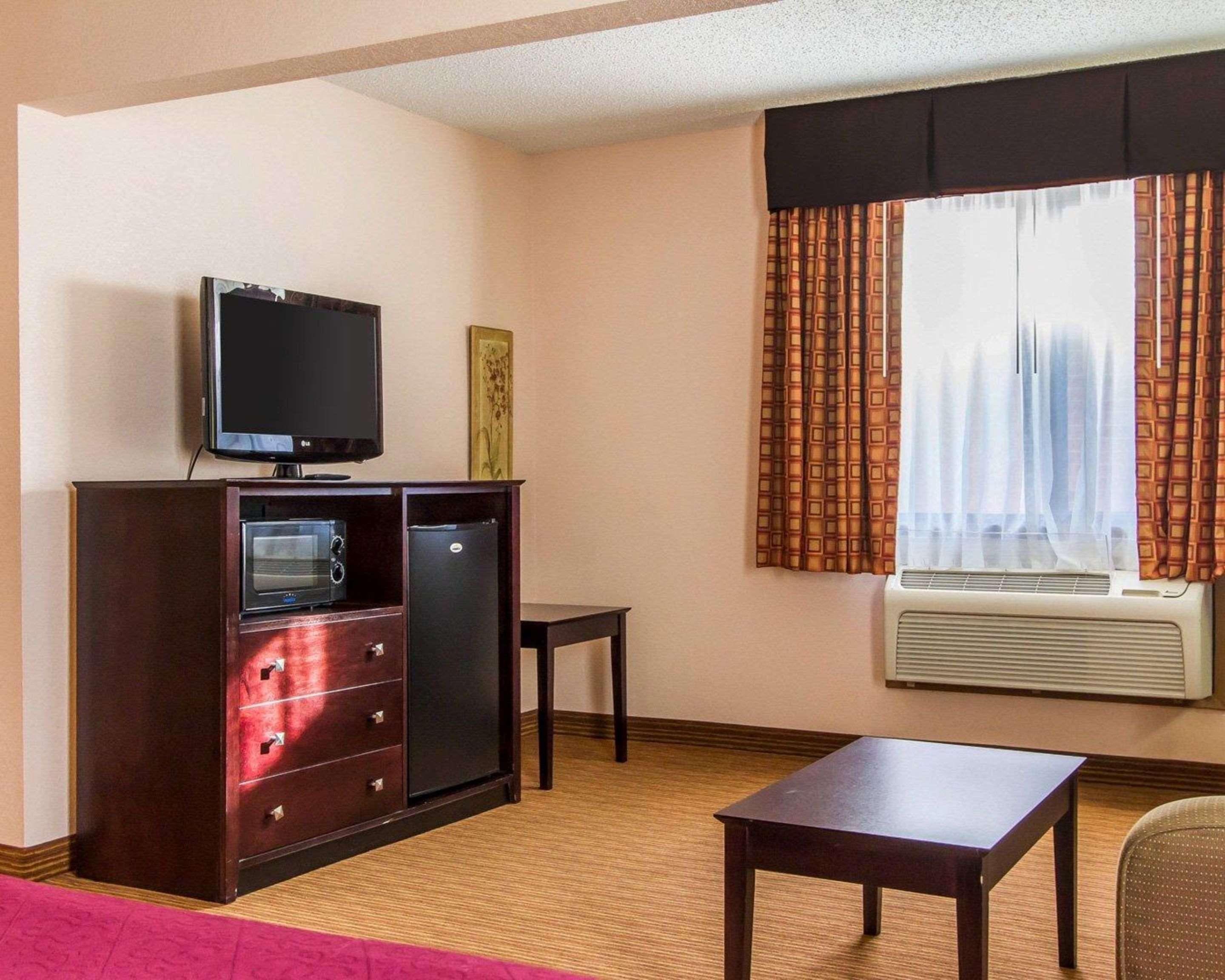 Quality Inn & Suites Ottumwa North Zewnętrze zdjęcie
