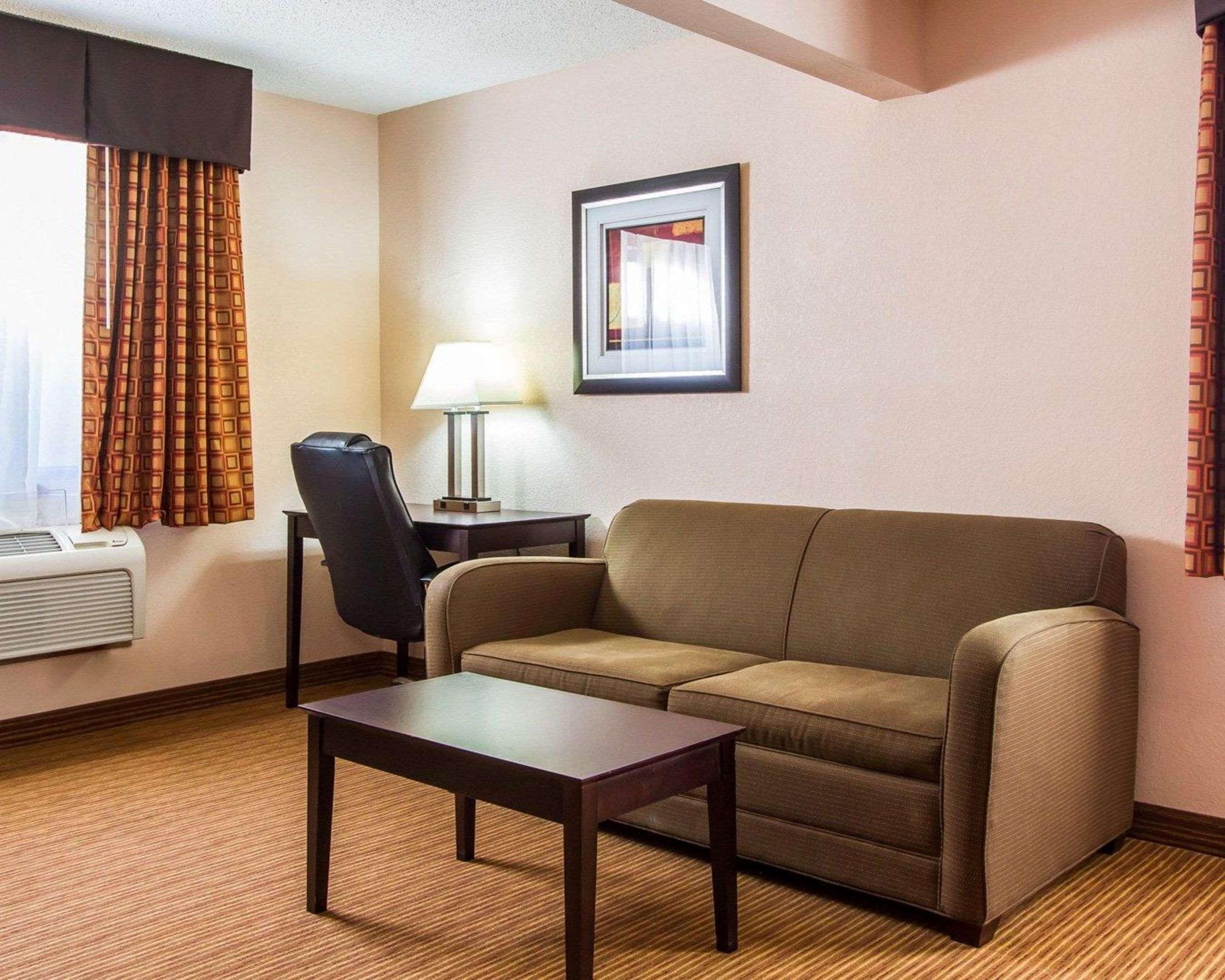 Quality Inn & Suites Ottumwa North Zewnętrze zdjęcie