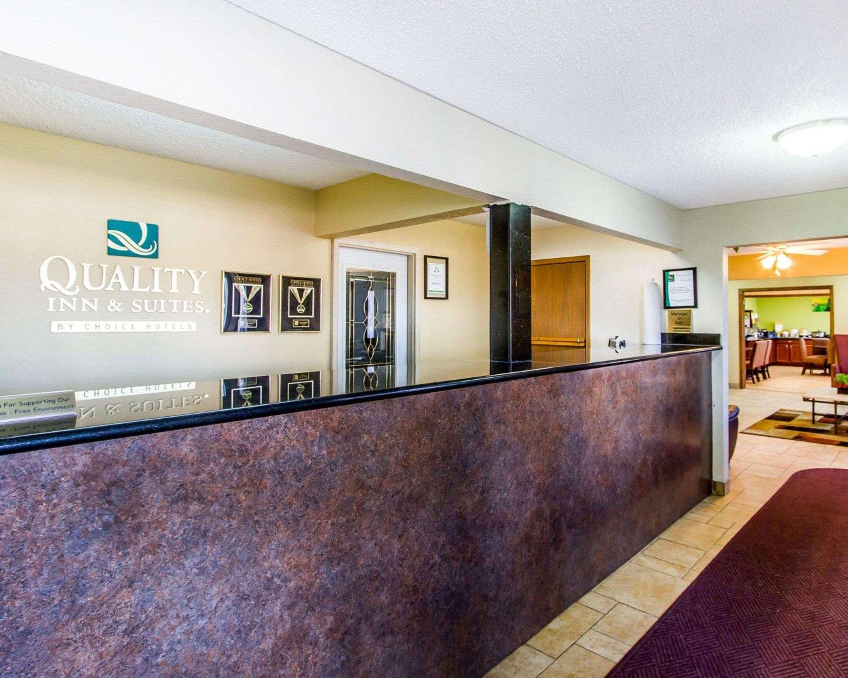 Quality Inn & Suites Ottumwa North Zewnętrze zdjęcie