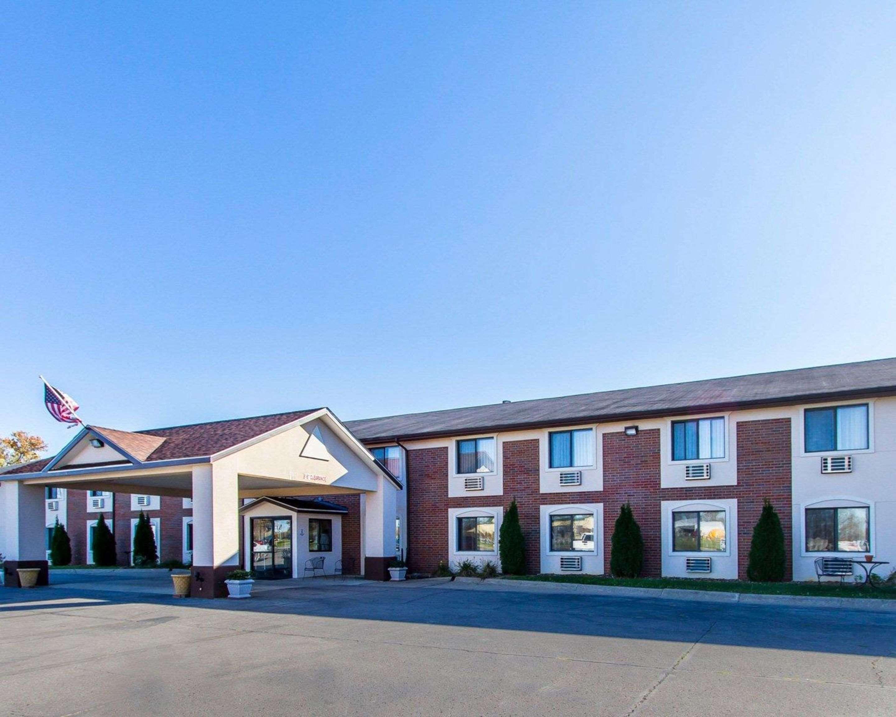 Quality Inn & Suites Ottumwa North Zewnętrze zdjęcie