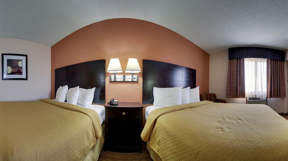 Quality Inn & Suites Ottumwa North Zewnętrze zdjęcie