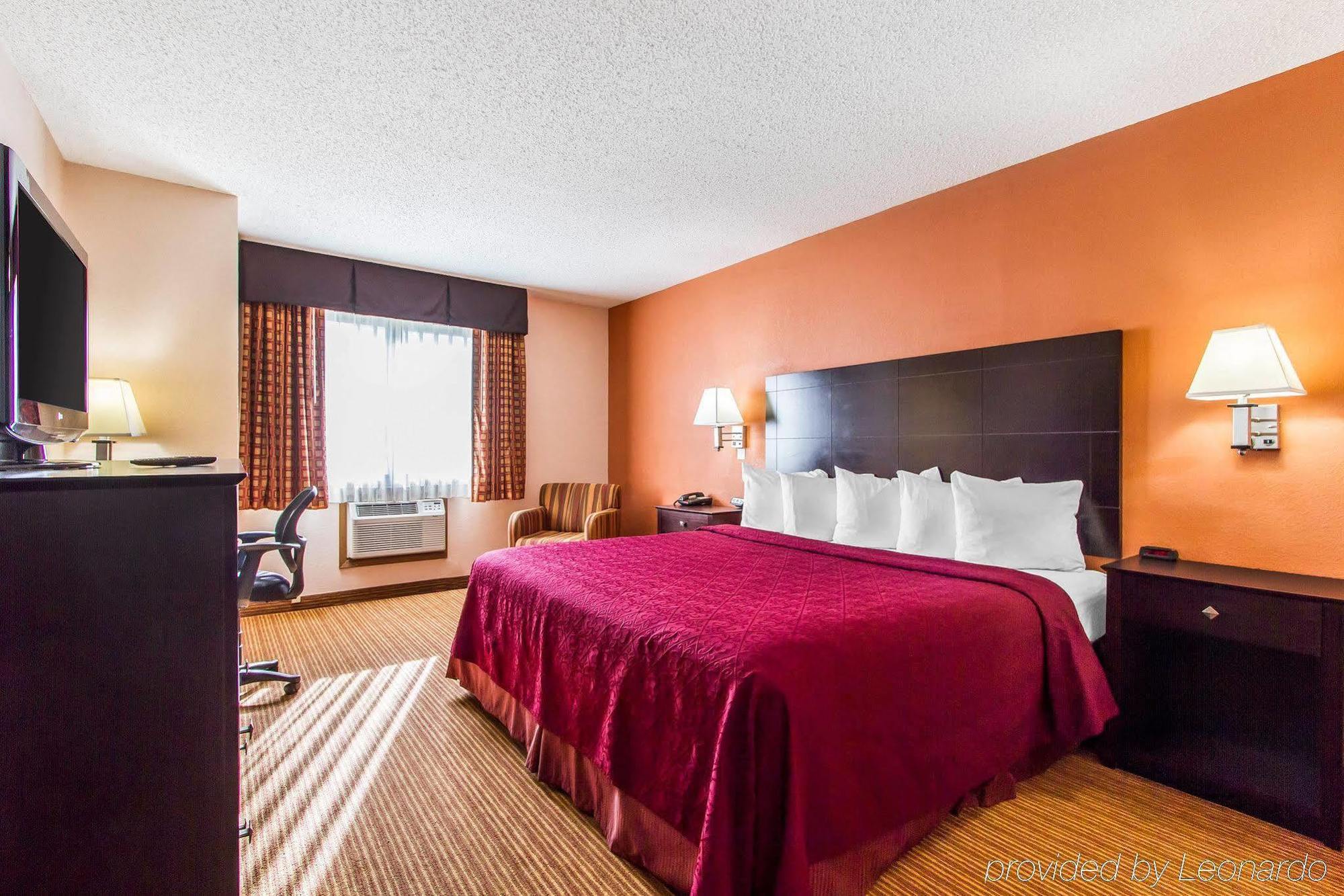 Quality Inn & Suites Ottumwa North Zewnętrze zdjęcie