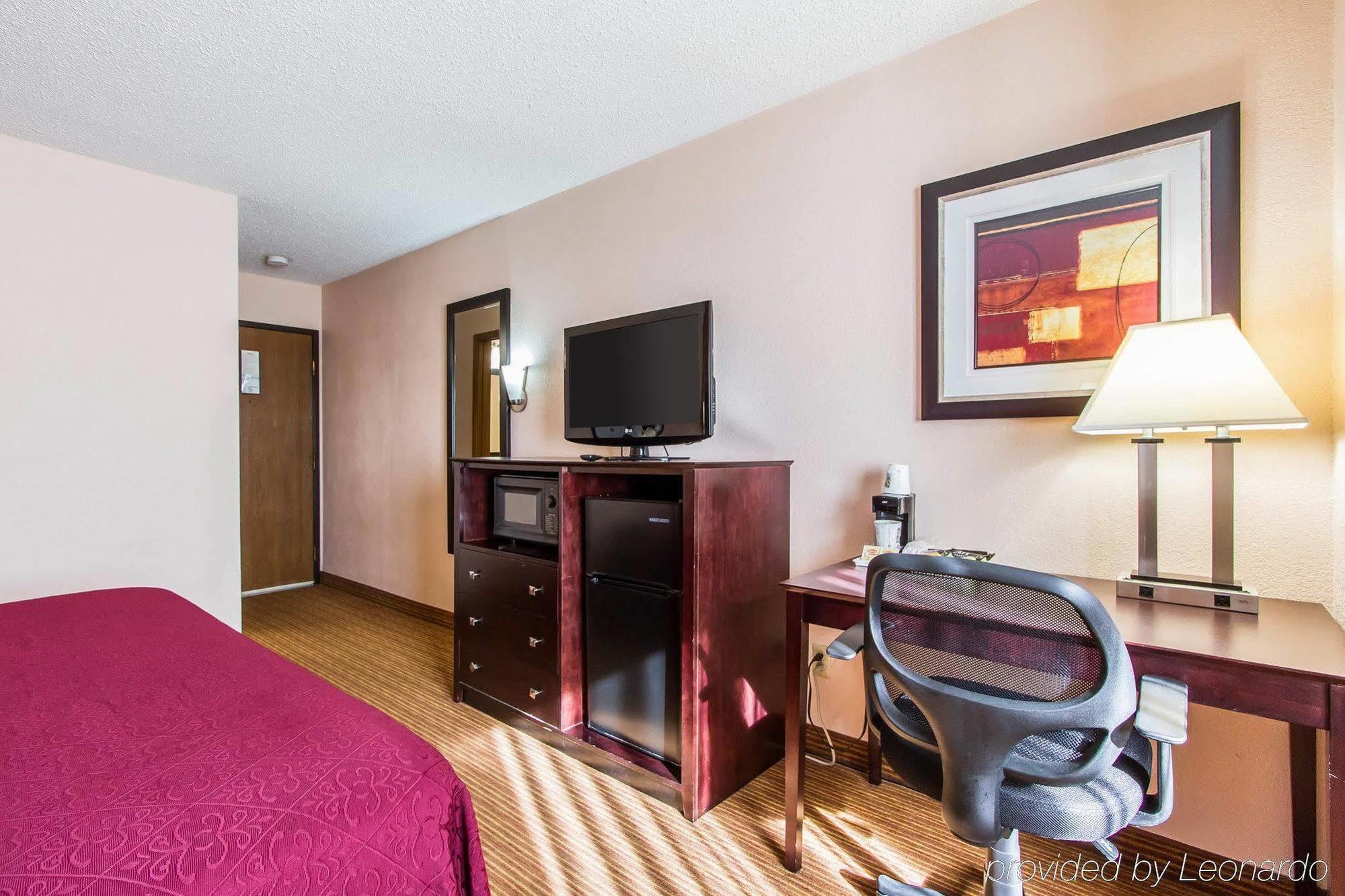 Quality Inn & Suites Ottumwa North Zewnętrze zdjęcie