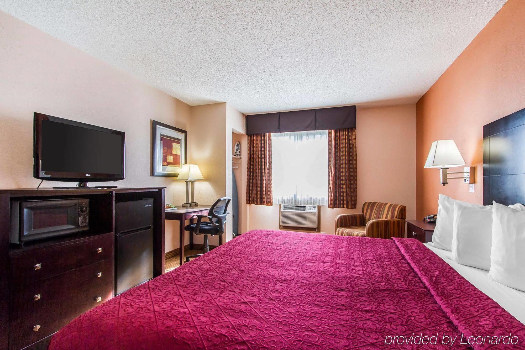 Quality Inn & Suites Ottumwa North Zewnętrze zdjęcie