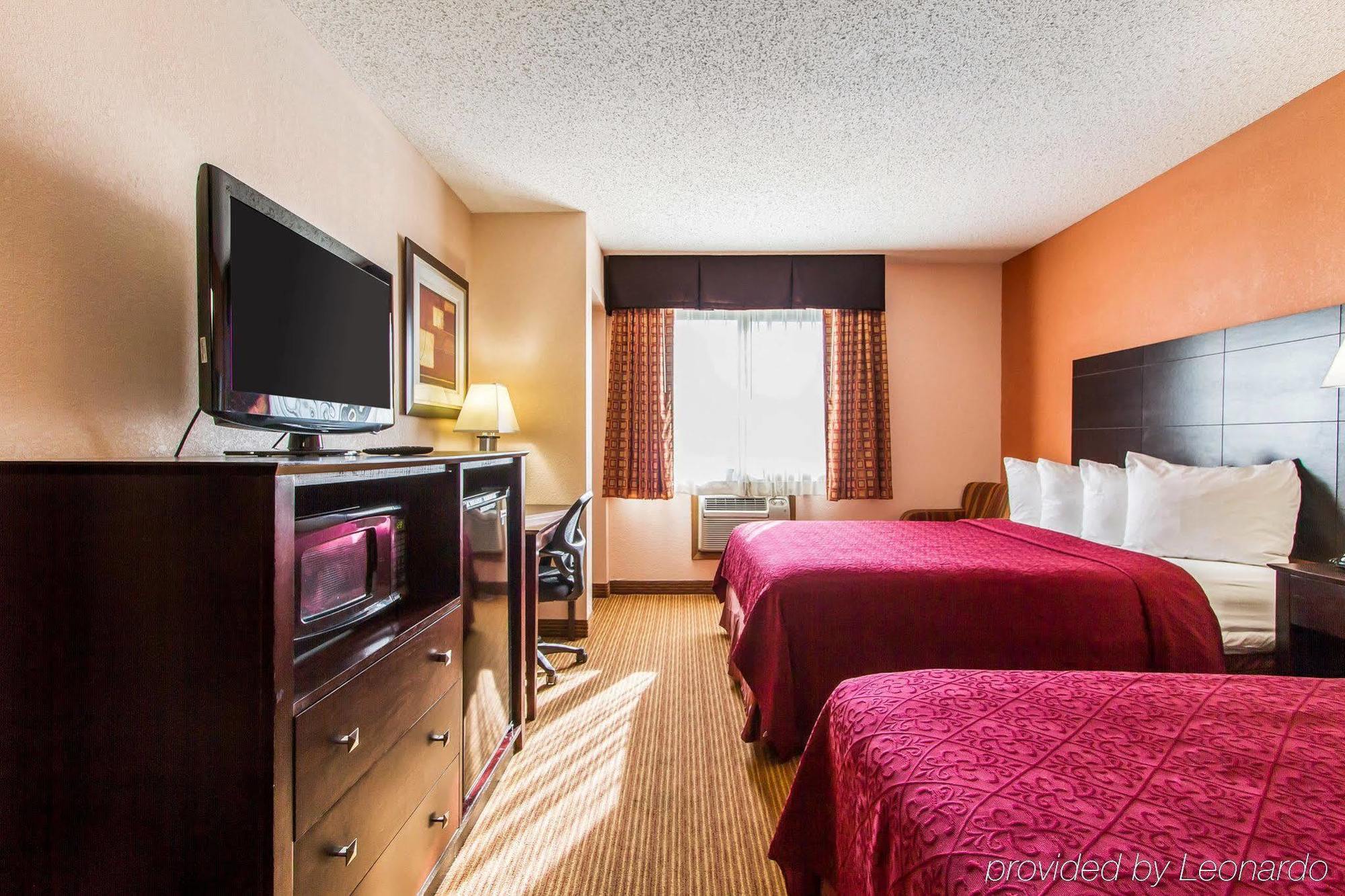 Quality Inn & Suites Ottumwa North Zewnętrze zdjęcie