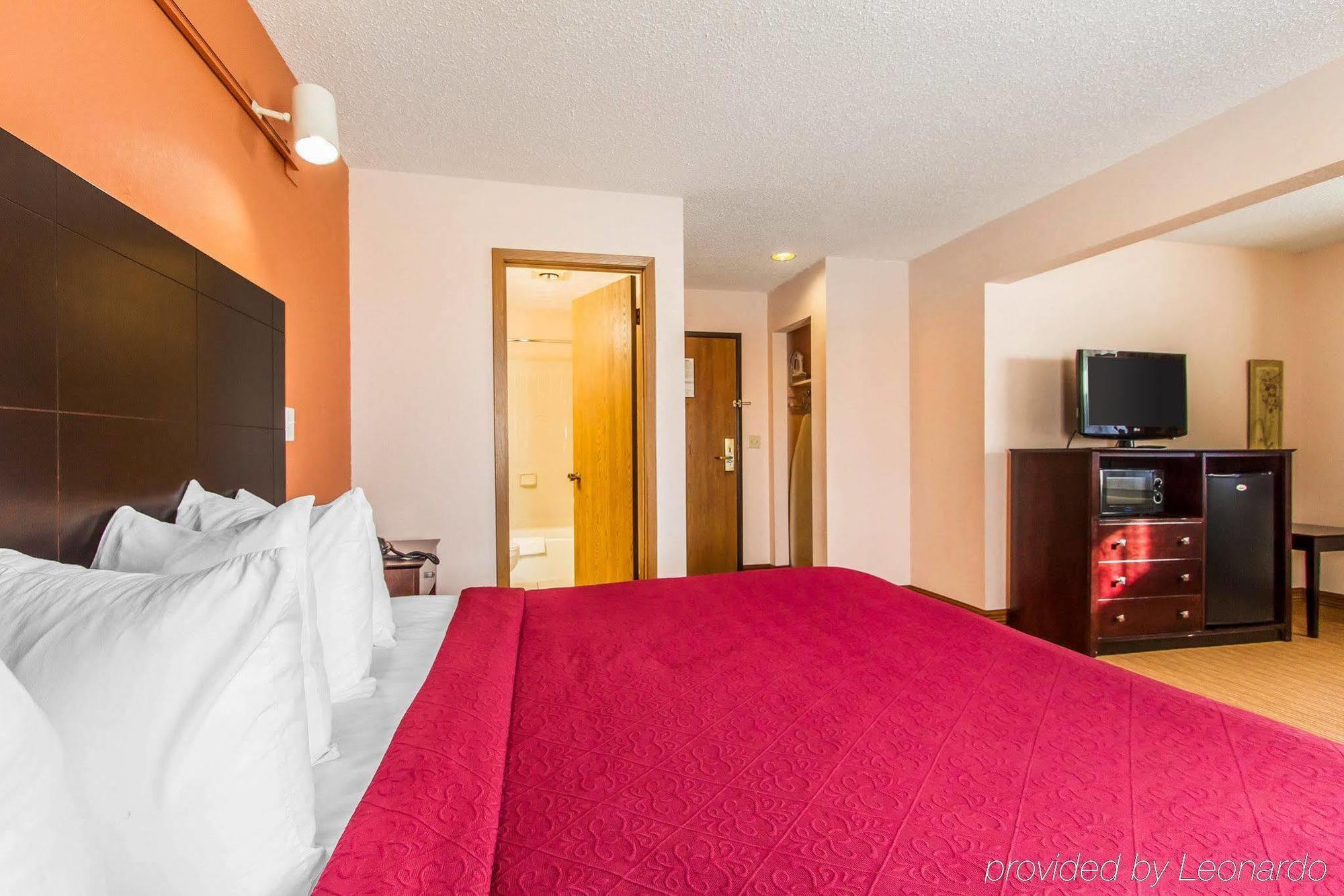 Quality Inn & Suites Ottumwa North Zewnętrze zdjęcie