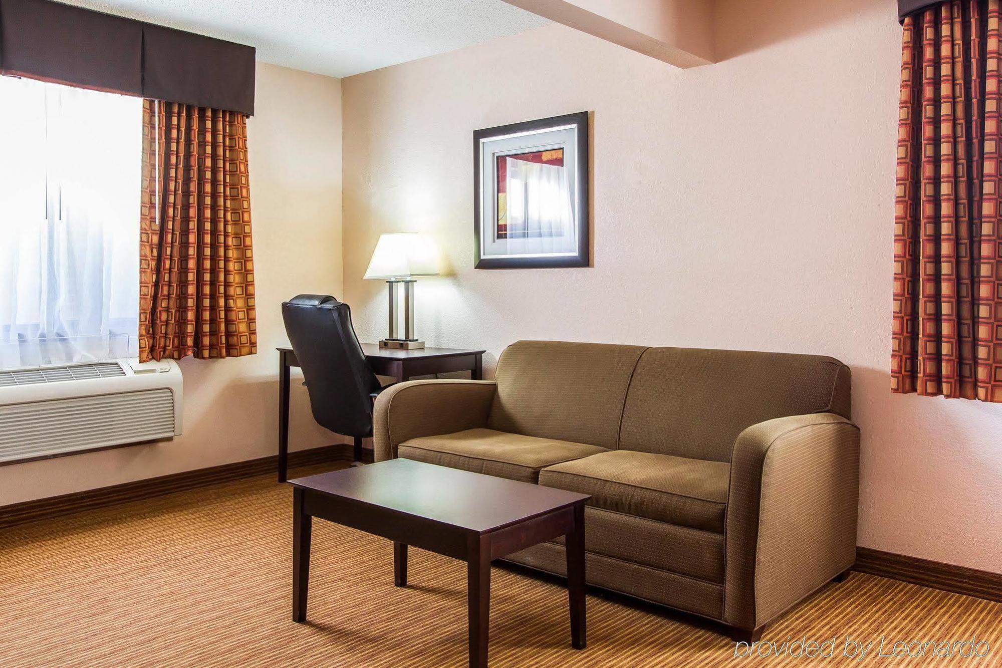 Quality Inn & Suites Ottumwa North Zewnętrze zdjęcie