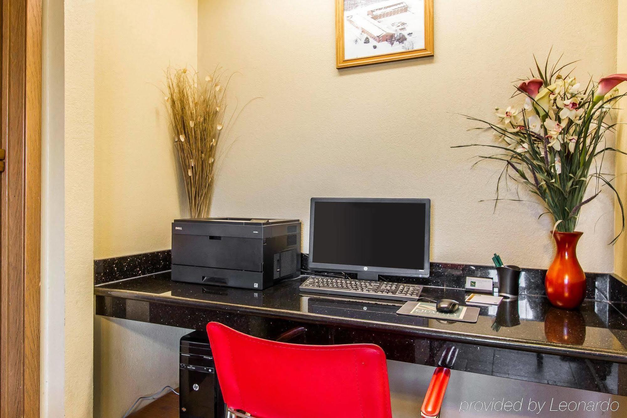 Quality Inn & Suites Ottumwa North Zewnętrze zdjęcie