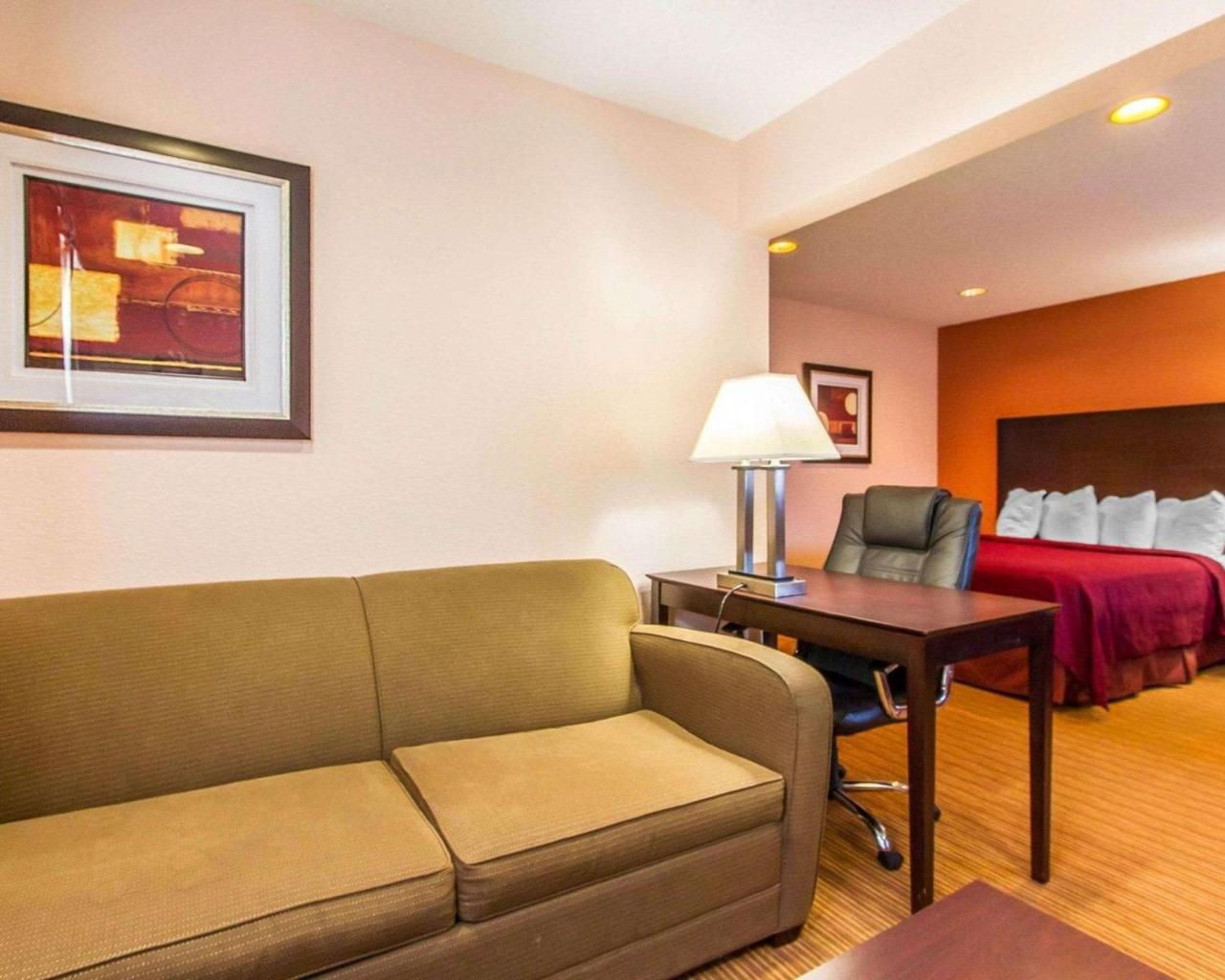 Quality Inn & Suites Ottumwa North Zewnętrze zdjęcie