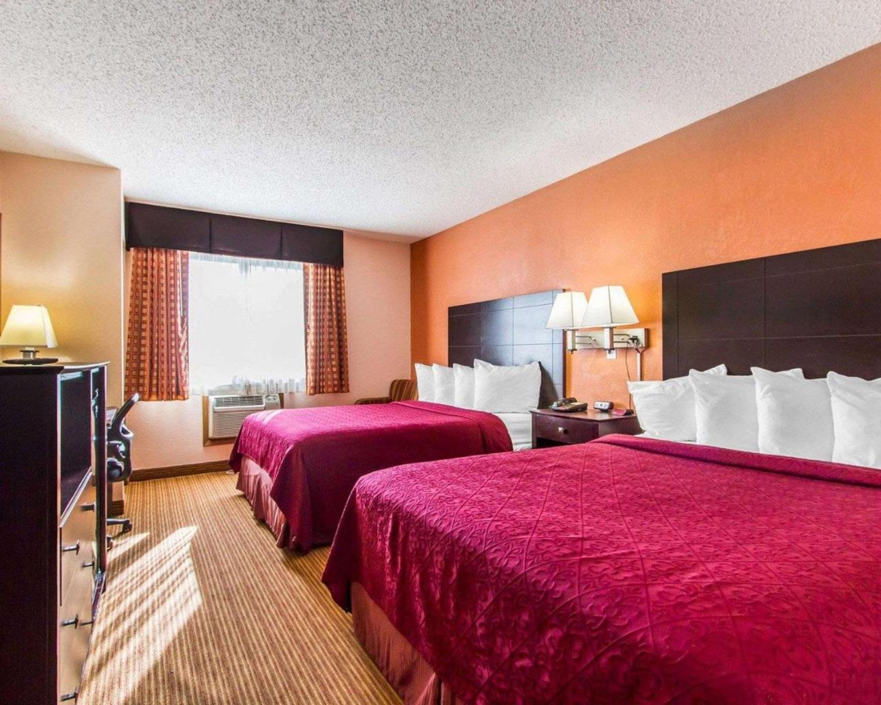 Quality Inn & Suites Ottumwa North Zewnętrze zdjęcie
