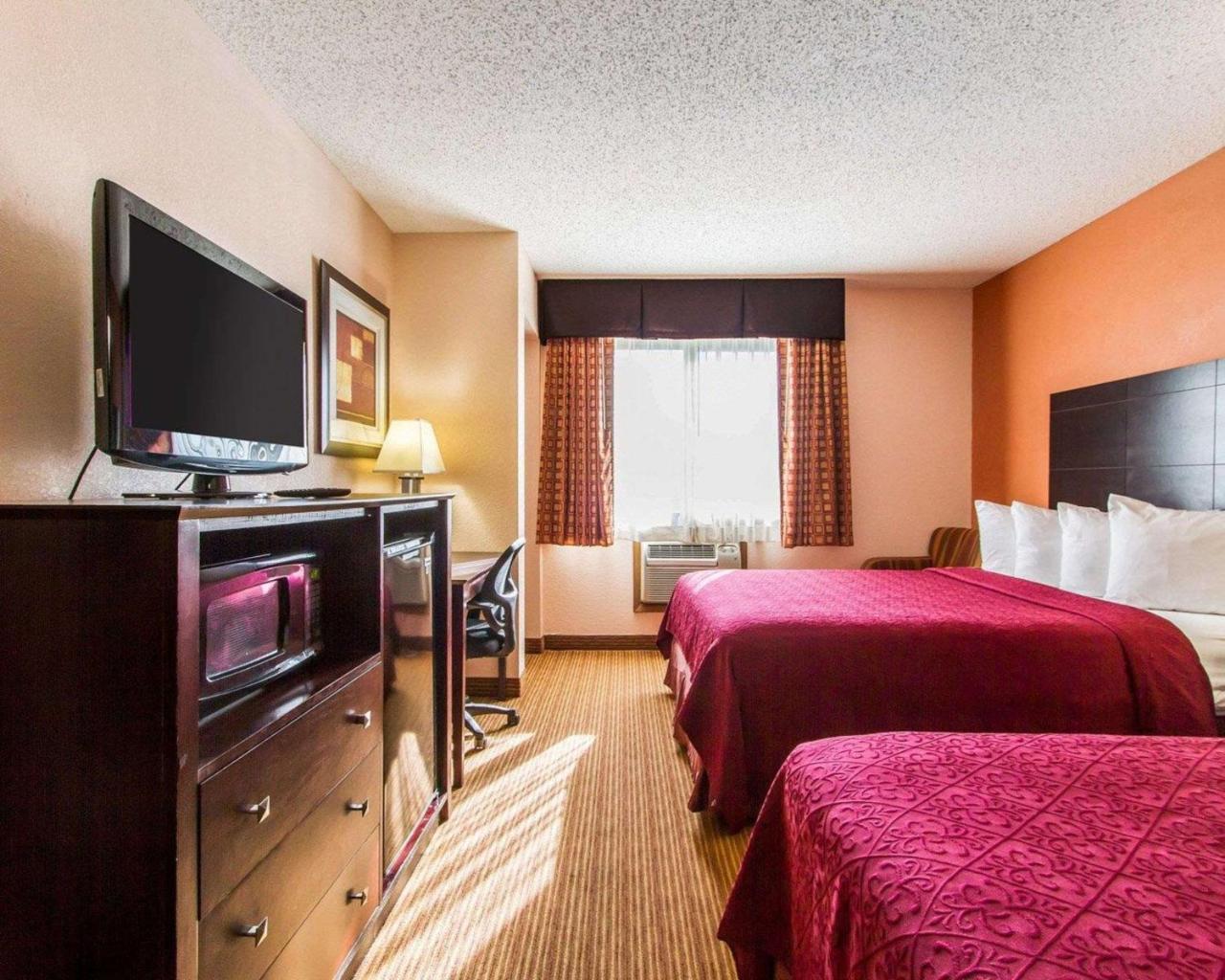 Quality Inn & Suites Ottumwa North Zewnętrze zdjęcie